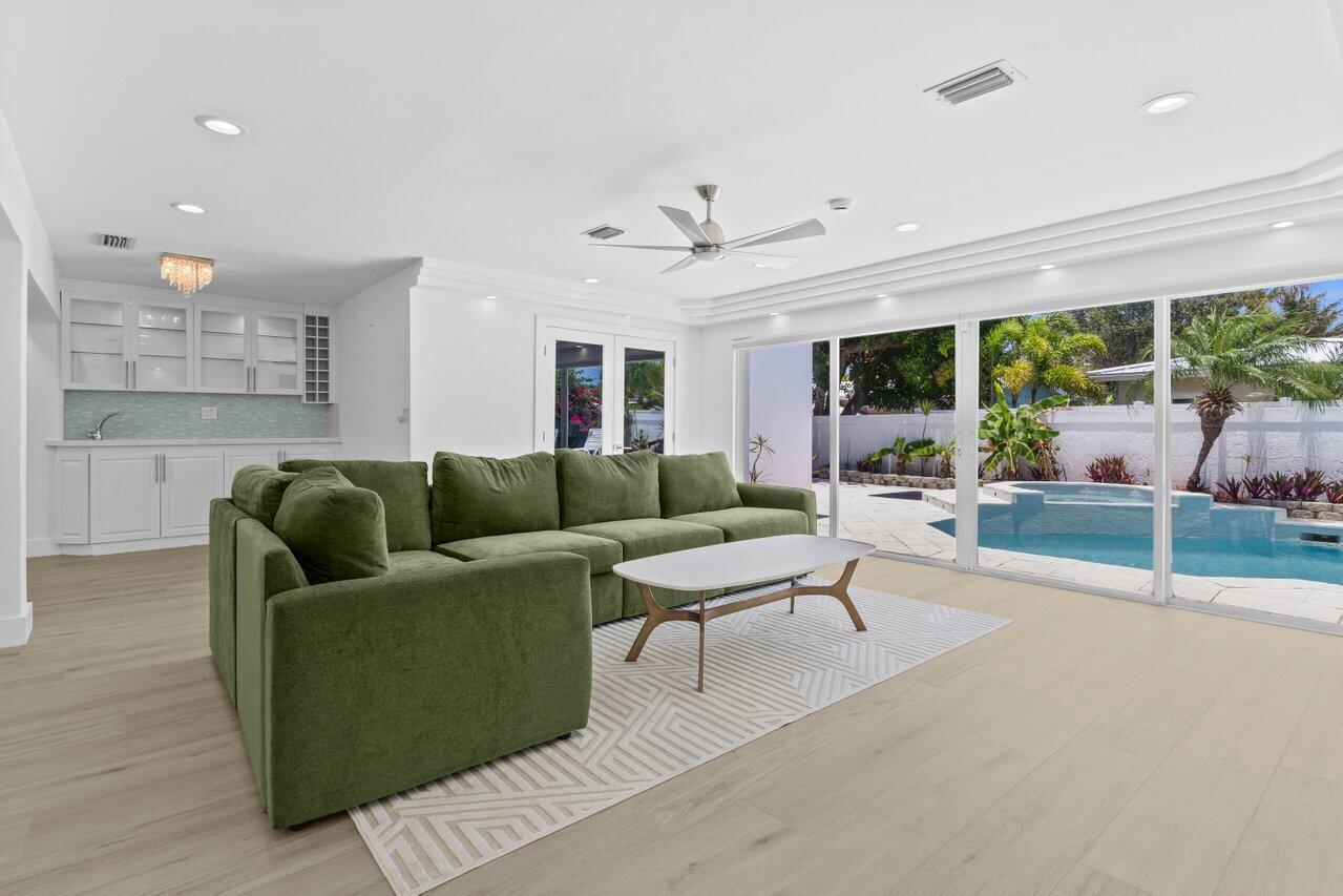 CORAL KEY VILLAS 2ND SEC - Residential