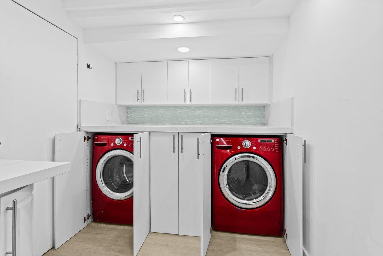 CORAL KEY VILLAS 2ND SEC - Residential