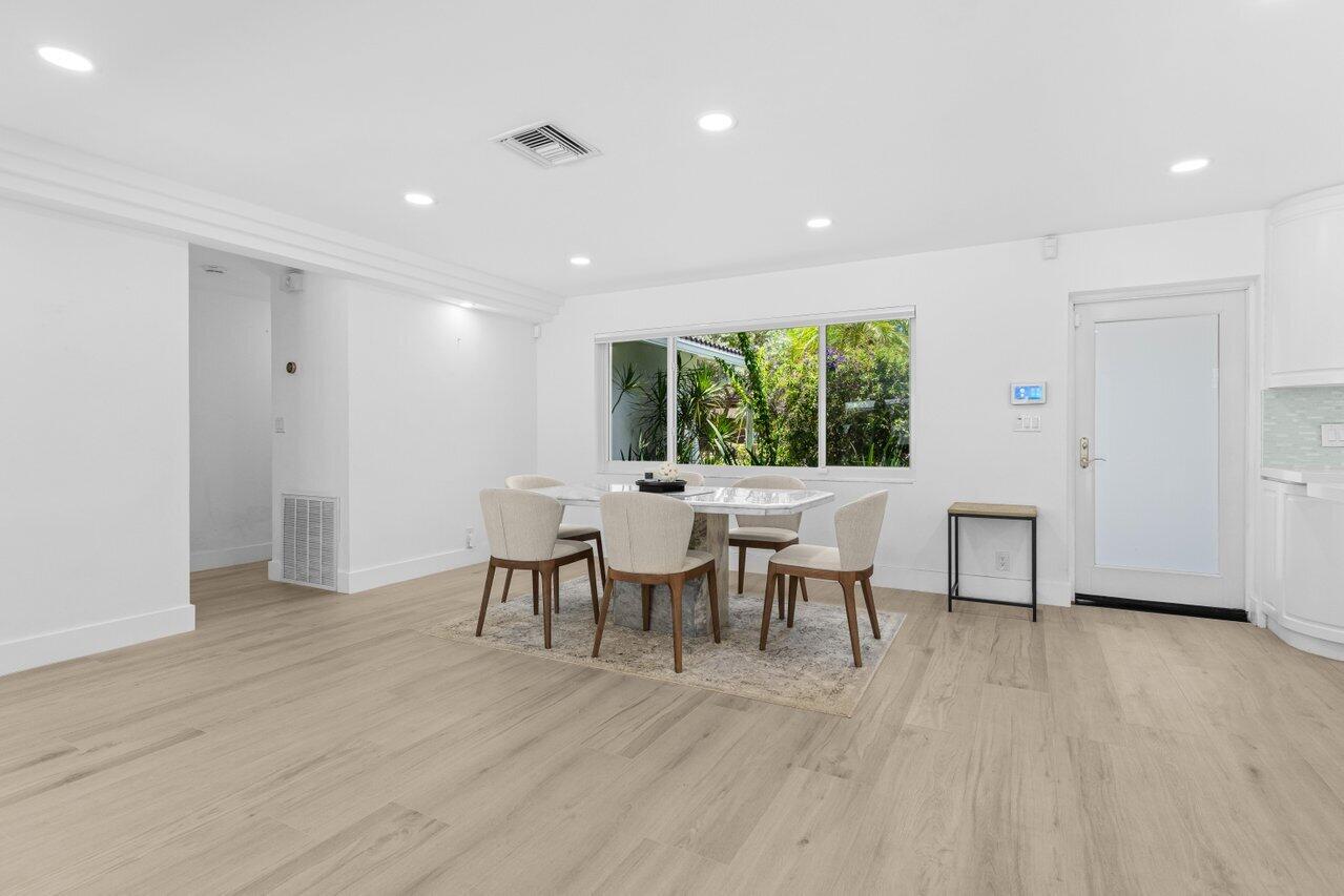 CORAL KEY VILLAS 2ND SEC - Residential