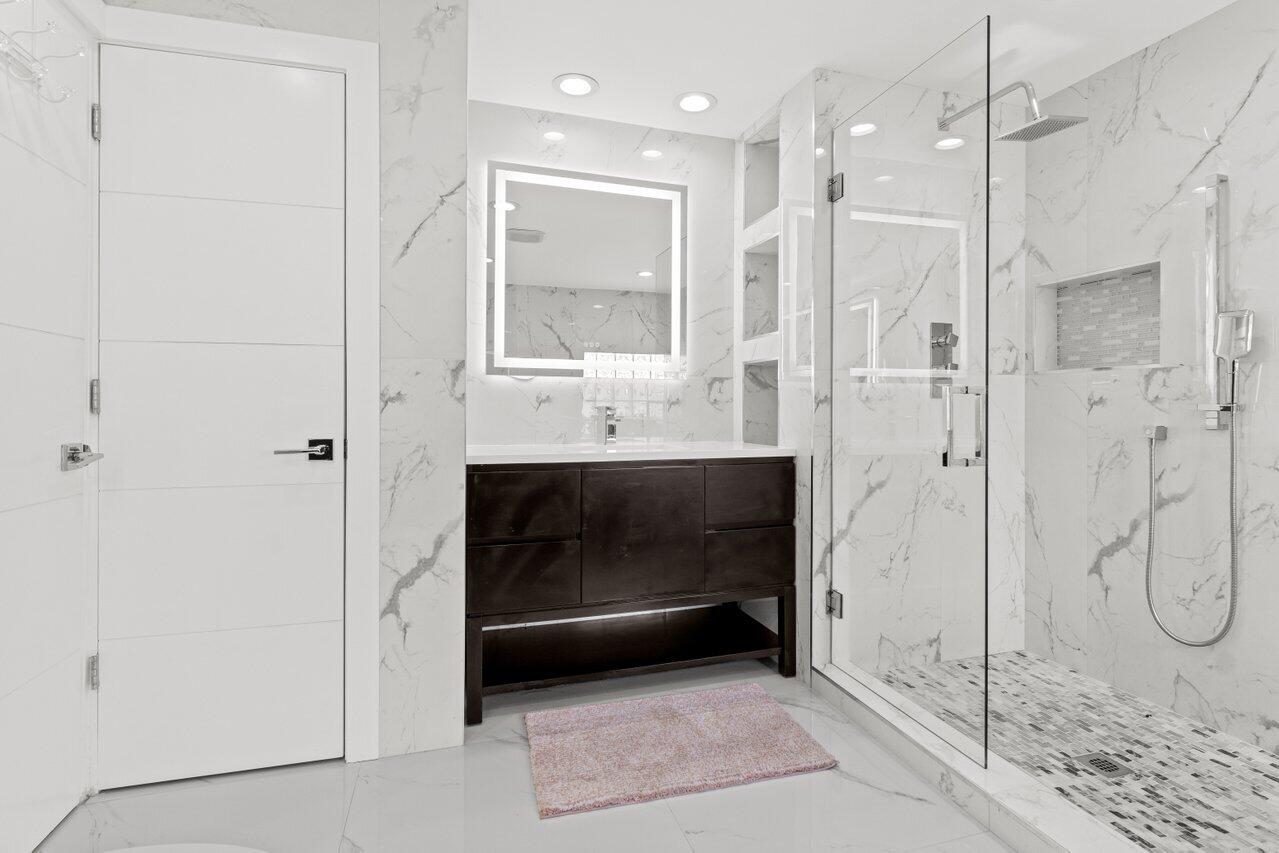 CORAL KEY VILLAS 2ND SEC - Residential