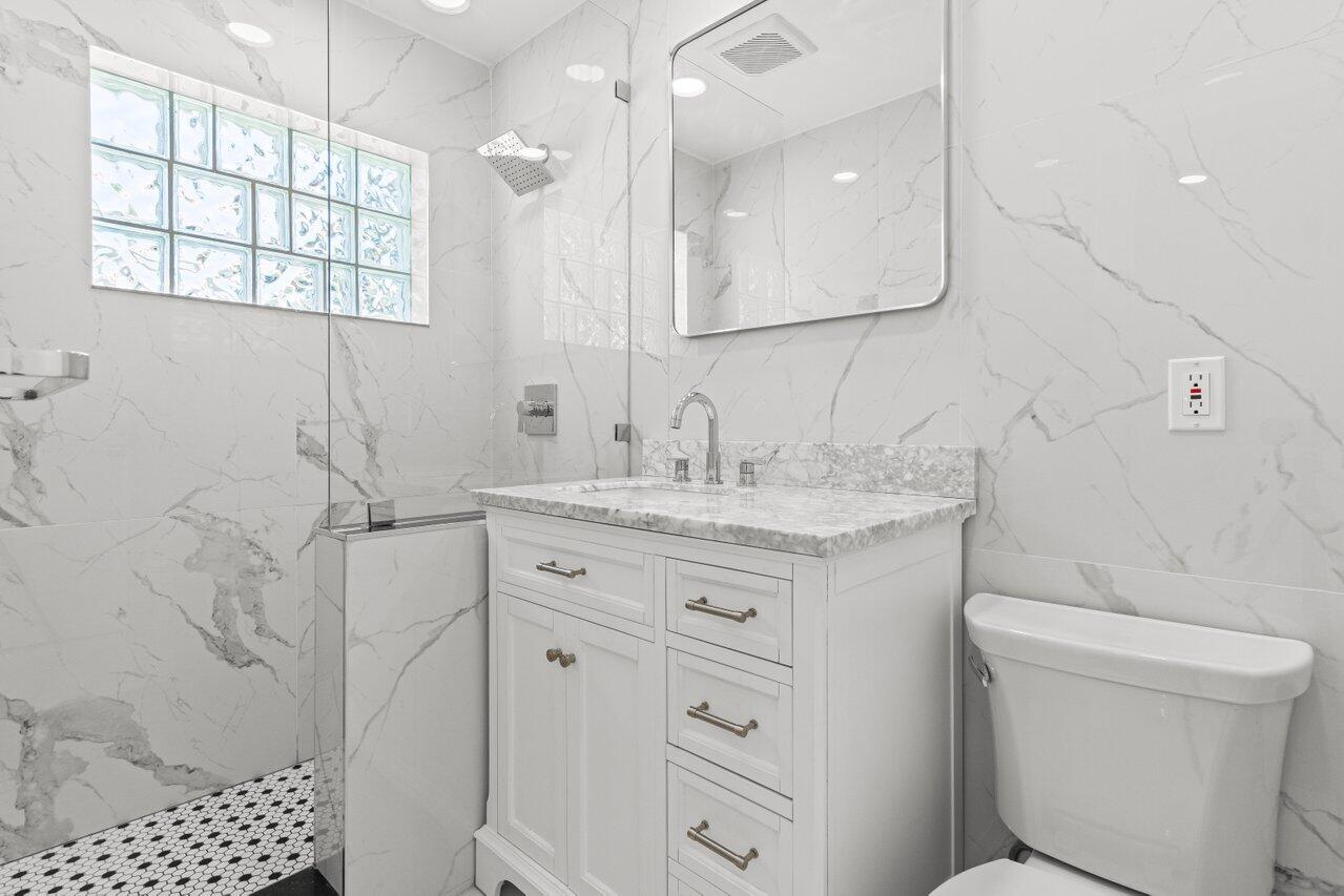 CORAL KEY VILLAS 2ND SEC - Residential