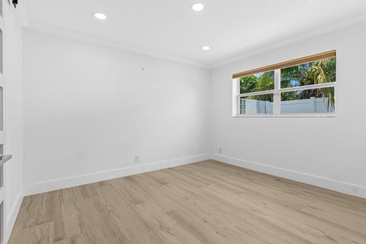 CORAL KEY VILLAS 2ND SEC - Residential