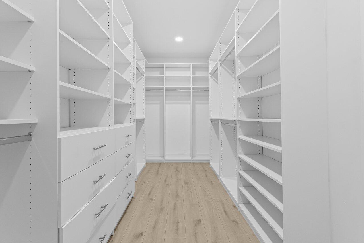 CORAL KEY VILLAS 2ND SEC - Residential