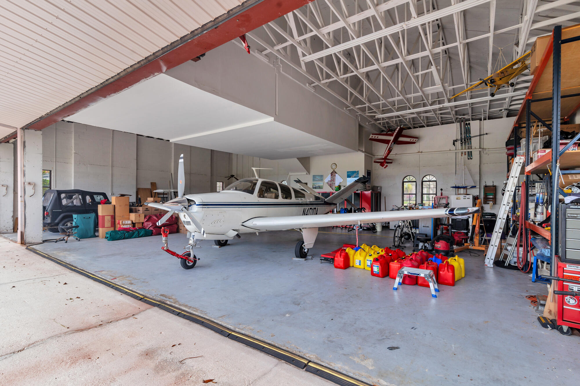 WELLINGTON AERO CLUB OF THE LANDINGS AT WELLINGTON - Residential