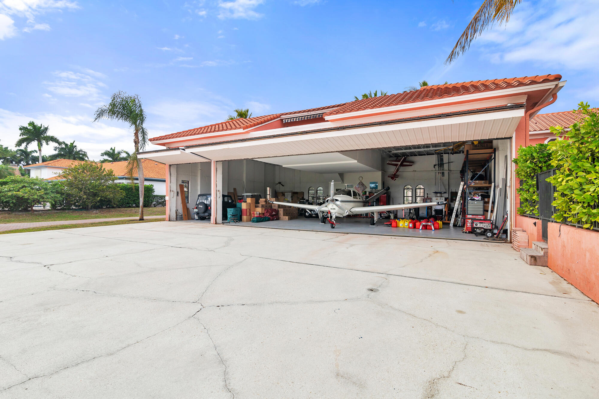 WELLINGTON AERO CLUB OF THE LANDINGS AT WELLINGTON - Residential