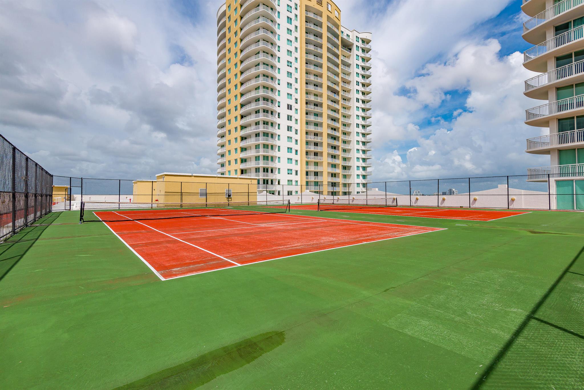 DUO CONDOMINIUM EAST - Residential