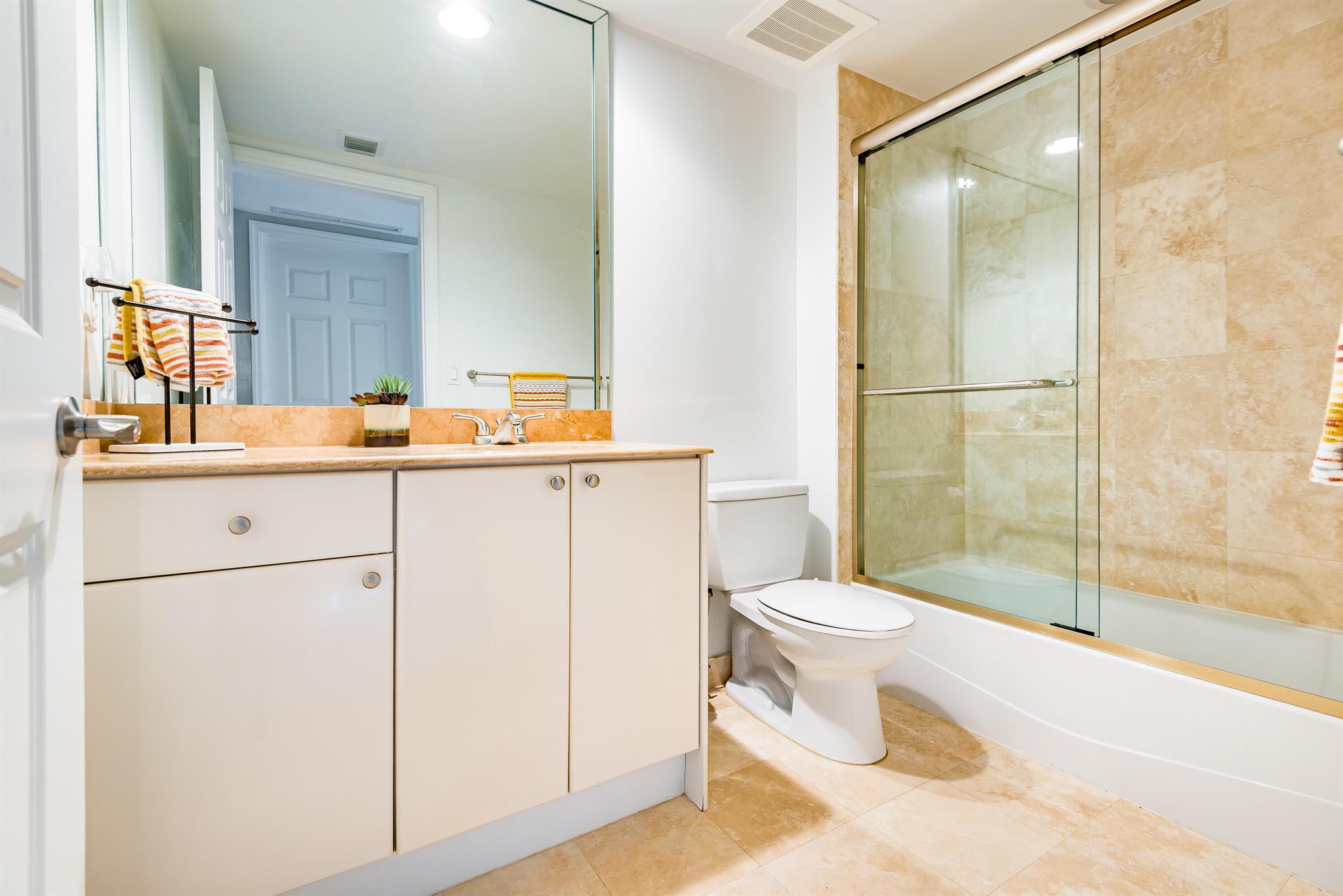 DUO CONDOMINIUM EAST - Residential