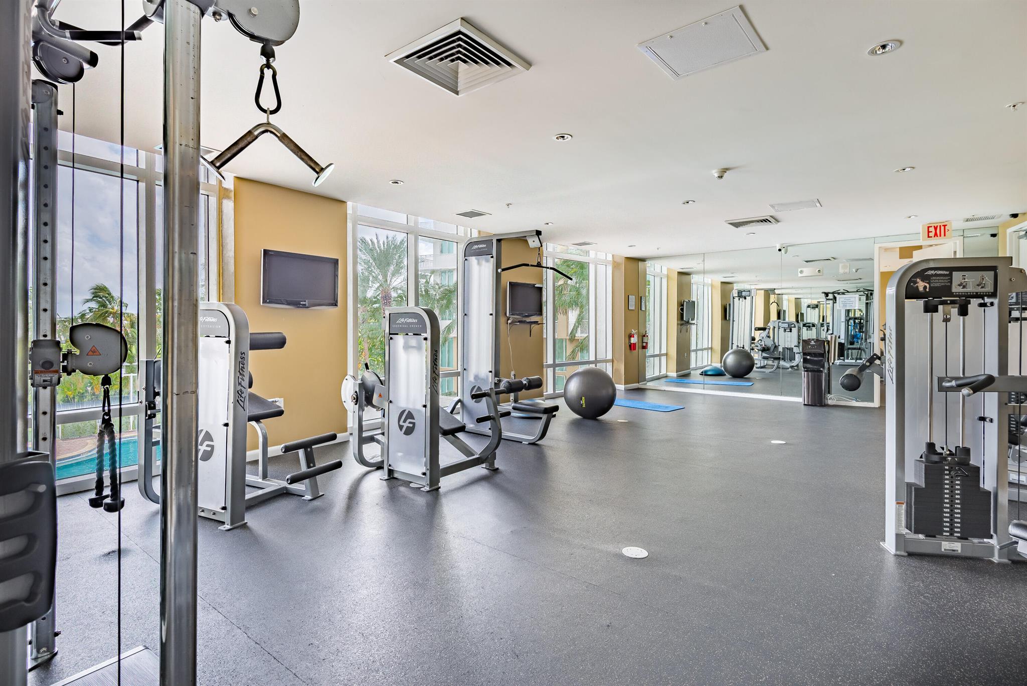 DUO CONDOMINIUM EAST - Residential