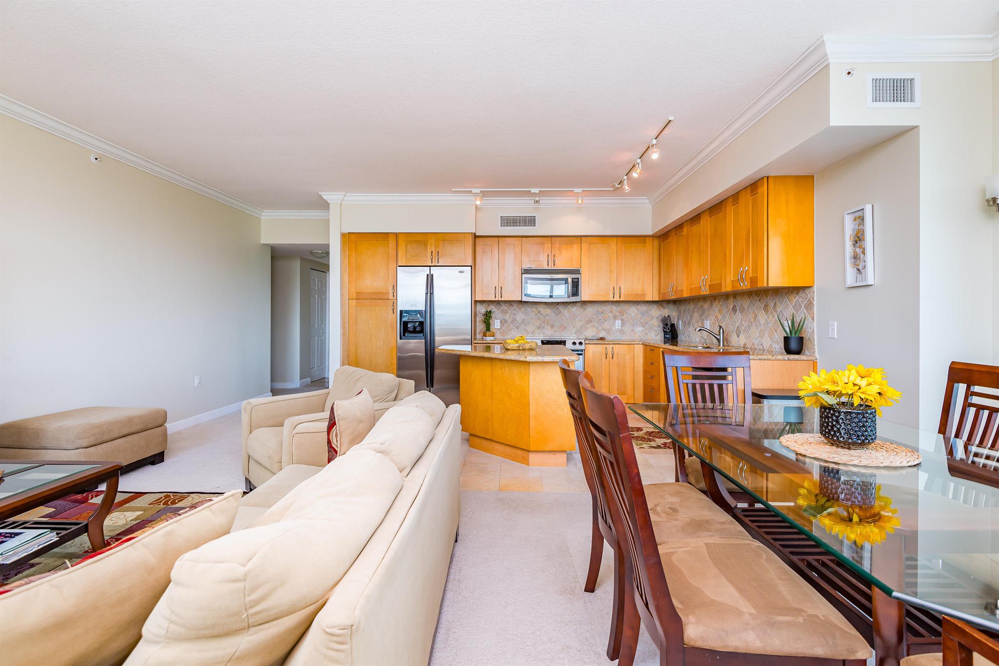 DUO CONDOMINIUM EAST - Residential