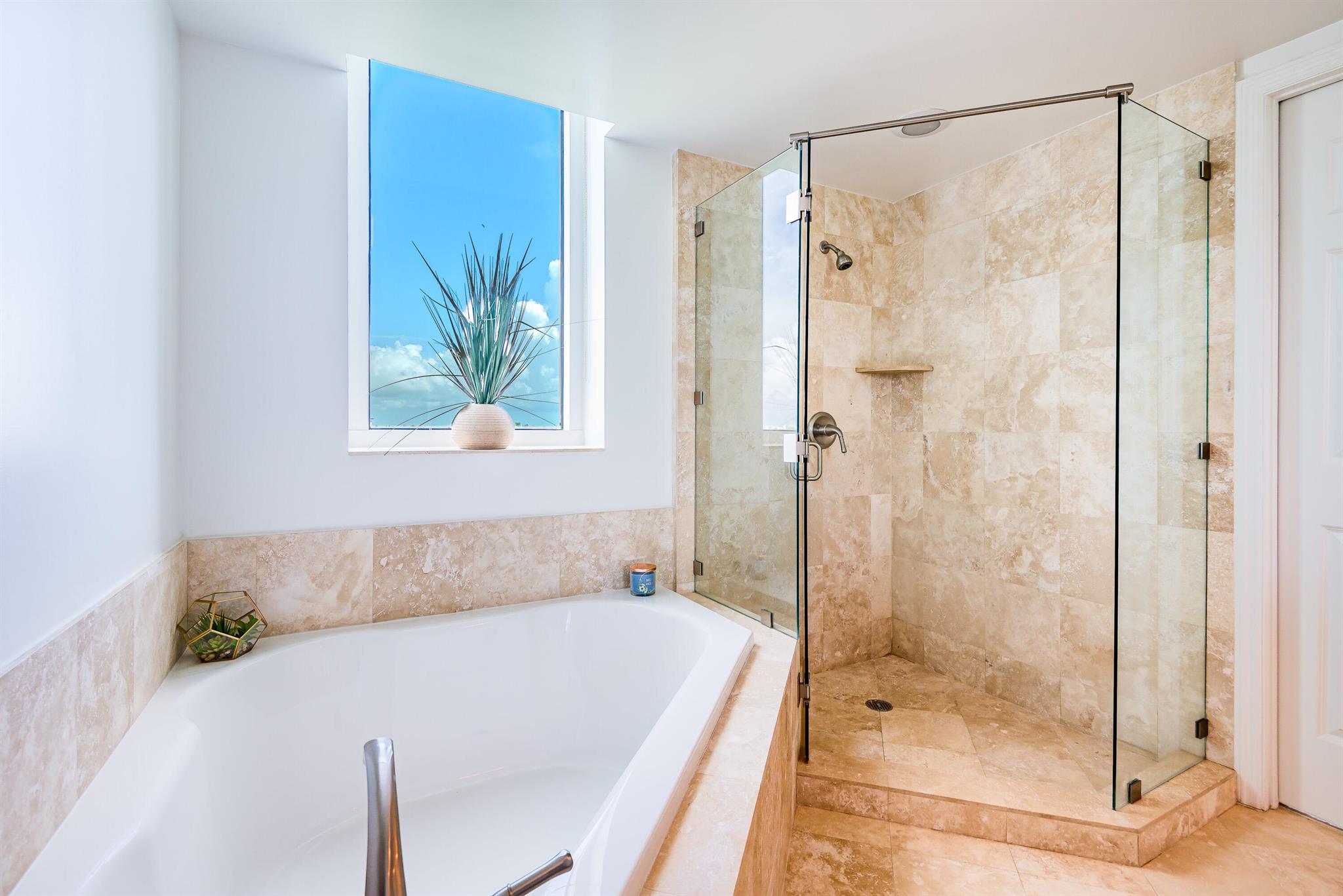 DUO CONDOMINIUM EAST - Residential