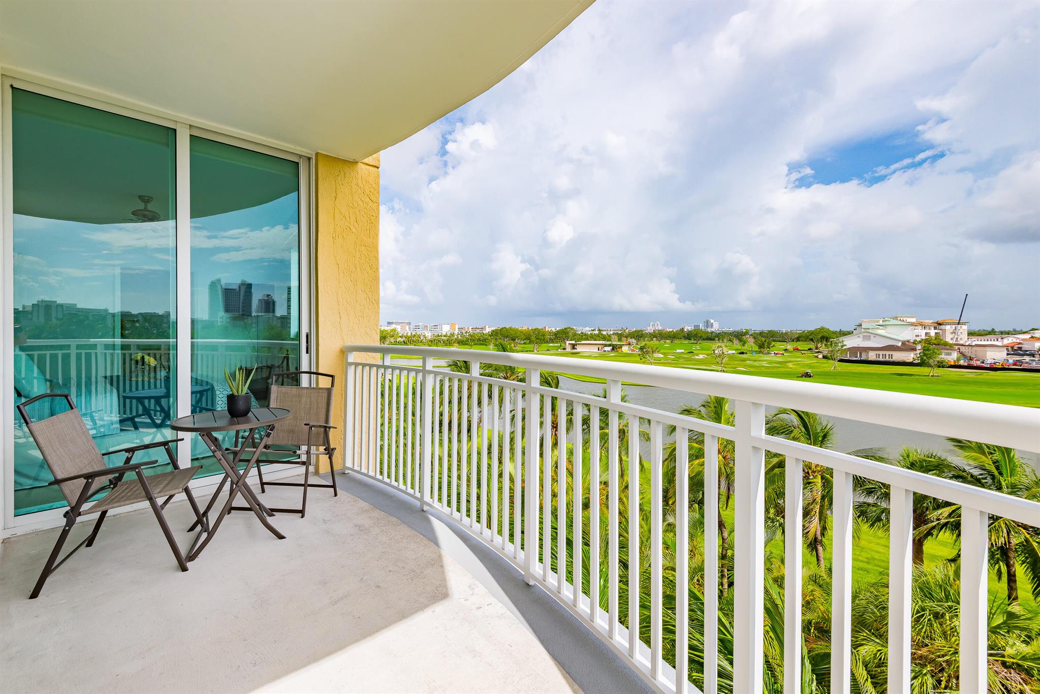 DUO CONDOMINIUM EAST - Residential