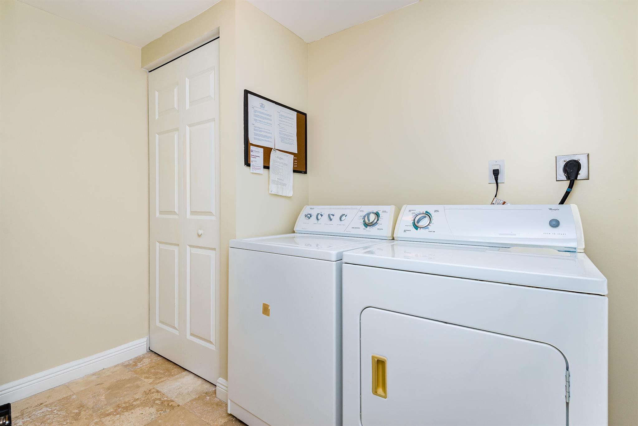 DUO CONDOMINIUM EAST - Residential