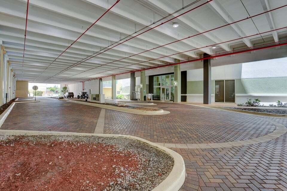 DUO CONDOMINIUM EAST - Residential