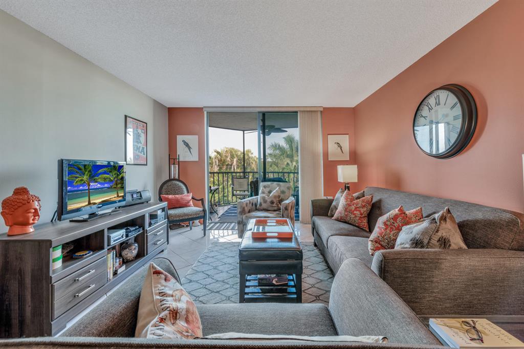 HIDDEN HARBOUR OF THE PALM BEACHES CONDO - Residential