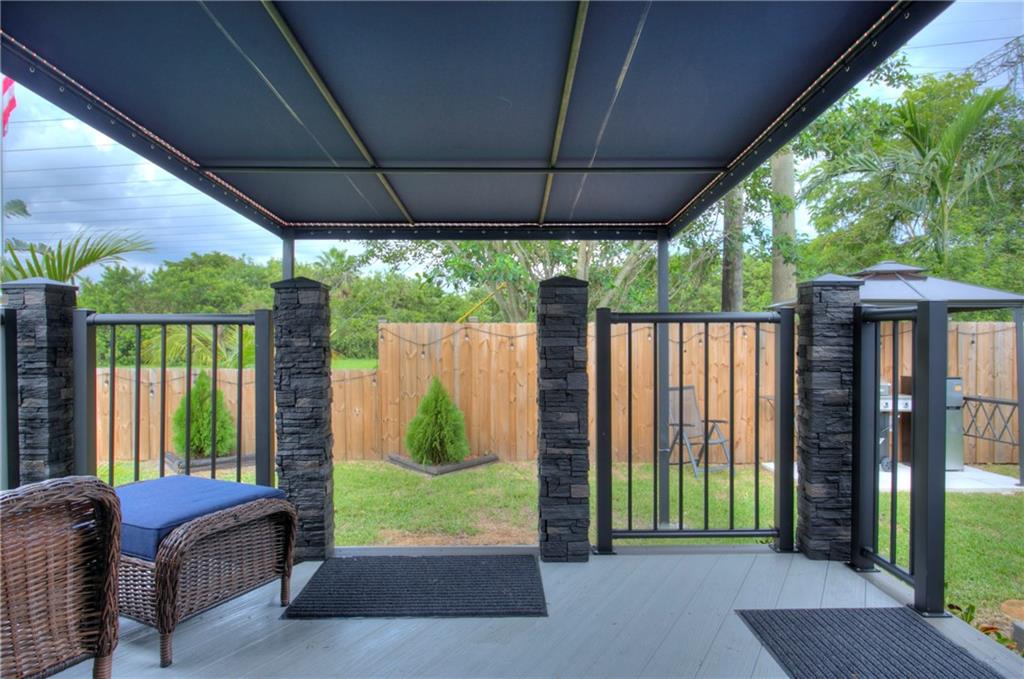 Ravenswood Estates & Mari - Residential