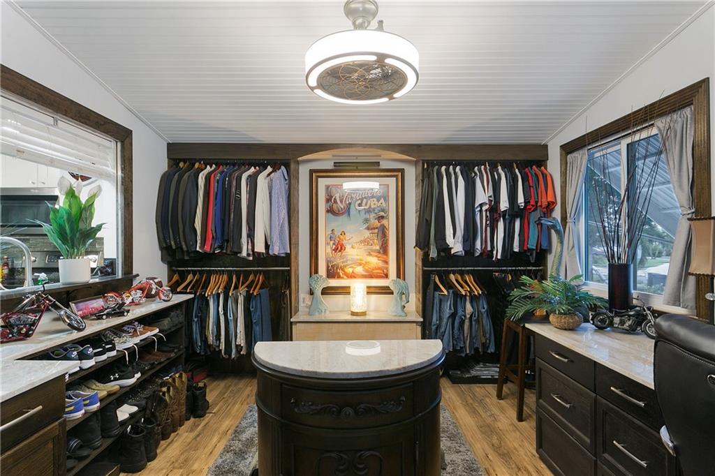 Ravenswood Estates & Mari - Residential