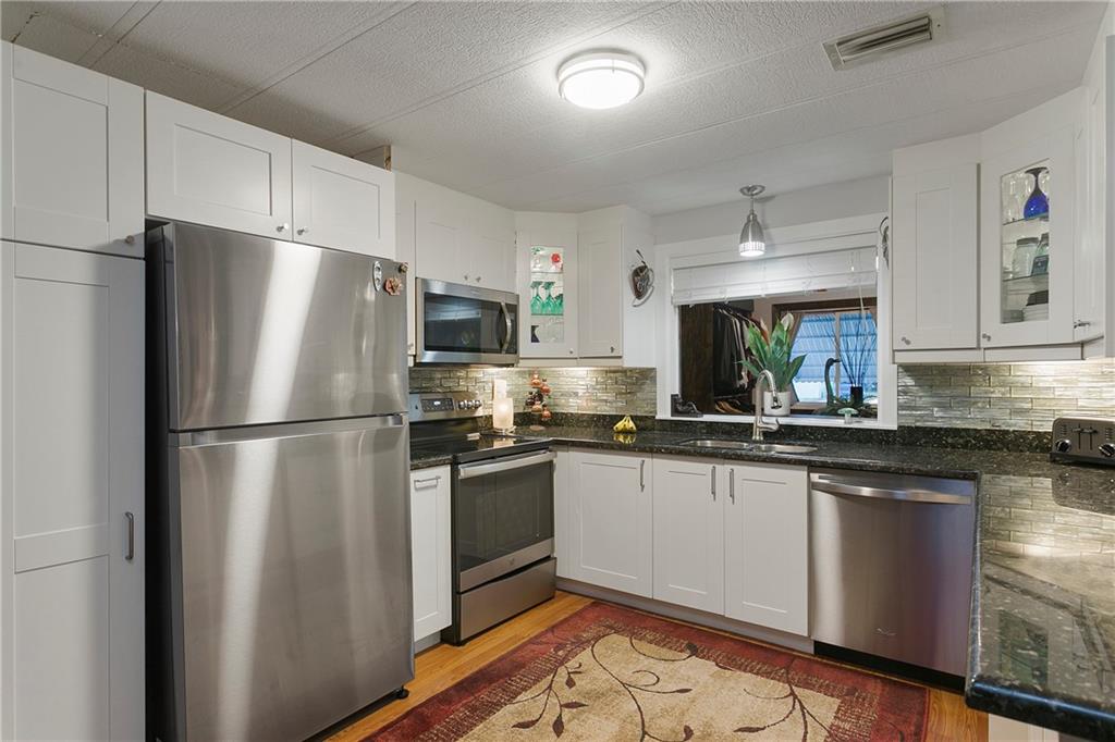 Ravenswood Estates & Mari - Residential