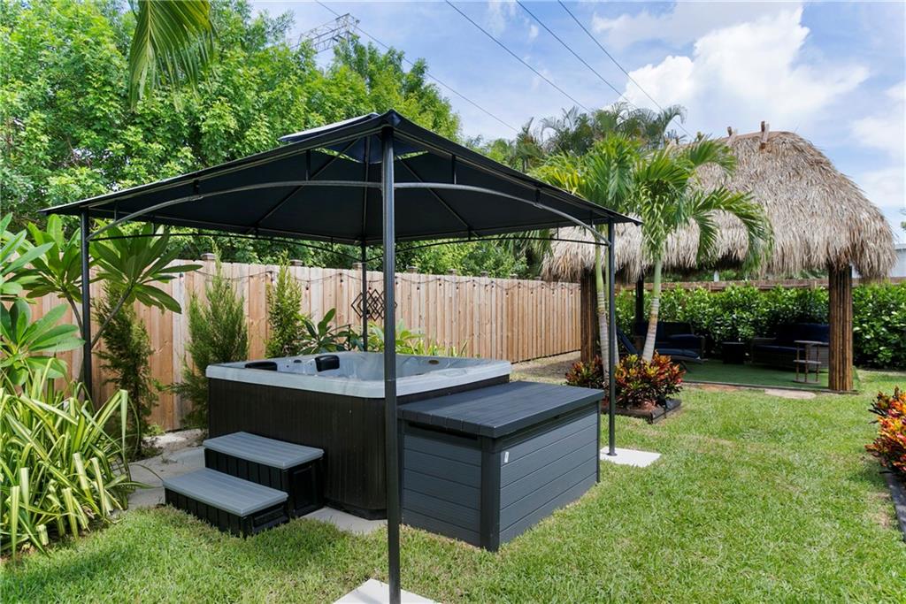 Ravenswood Estates & Mari - Residential