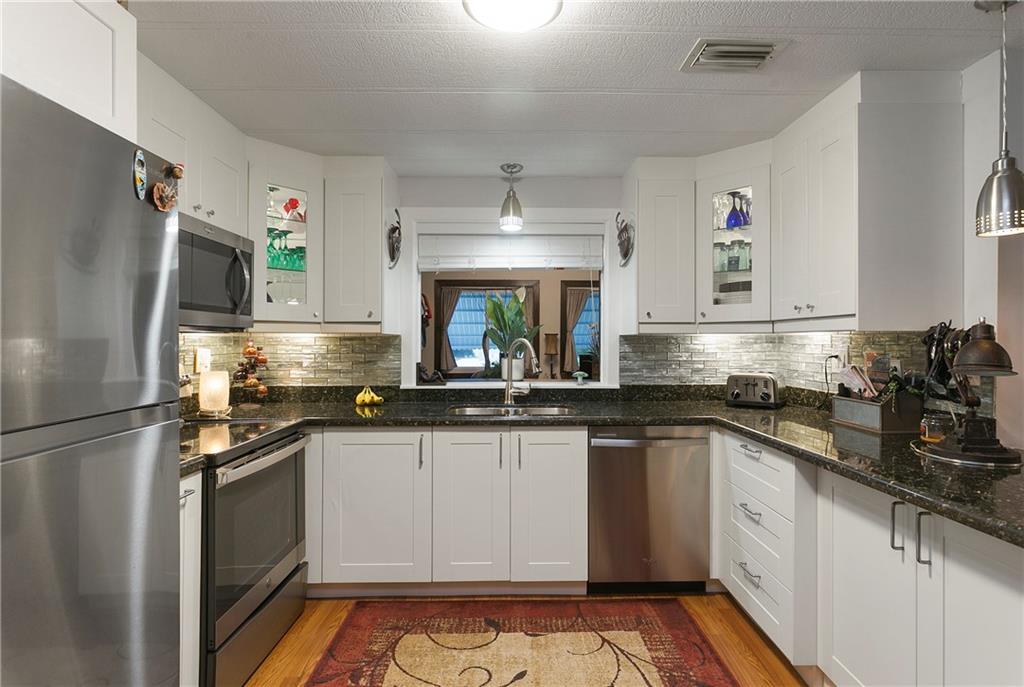 Ravenswood Estates & Mari - Residential