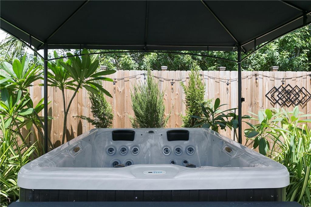 Ravenswood Estates & Mari - Residential