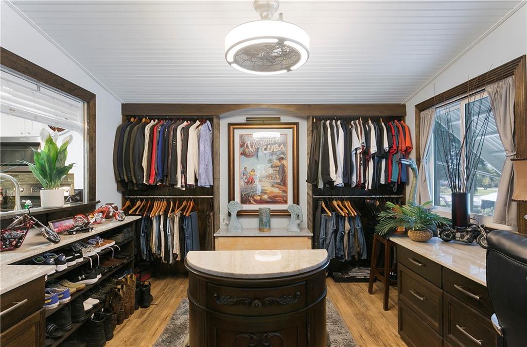 Ravenswood Estates & Mari - Residential