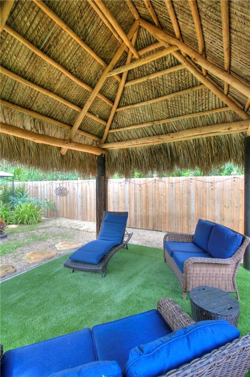 Ravenswood Estates & Mari - Residential