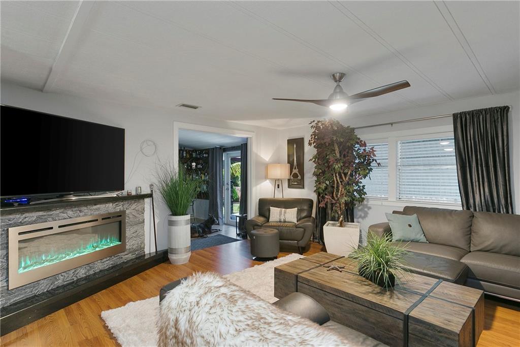 Ravenswood Estates & Mari - Residential