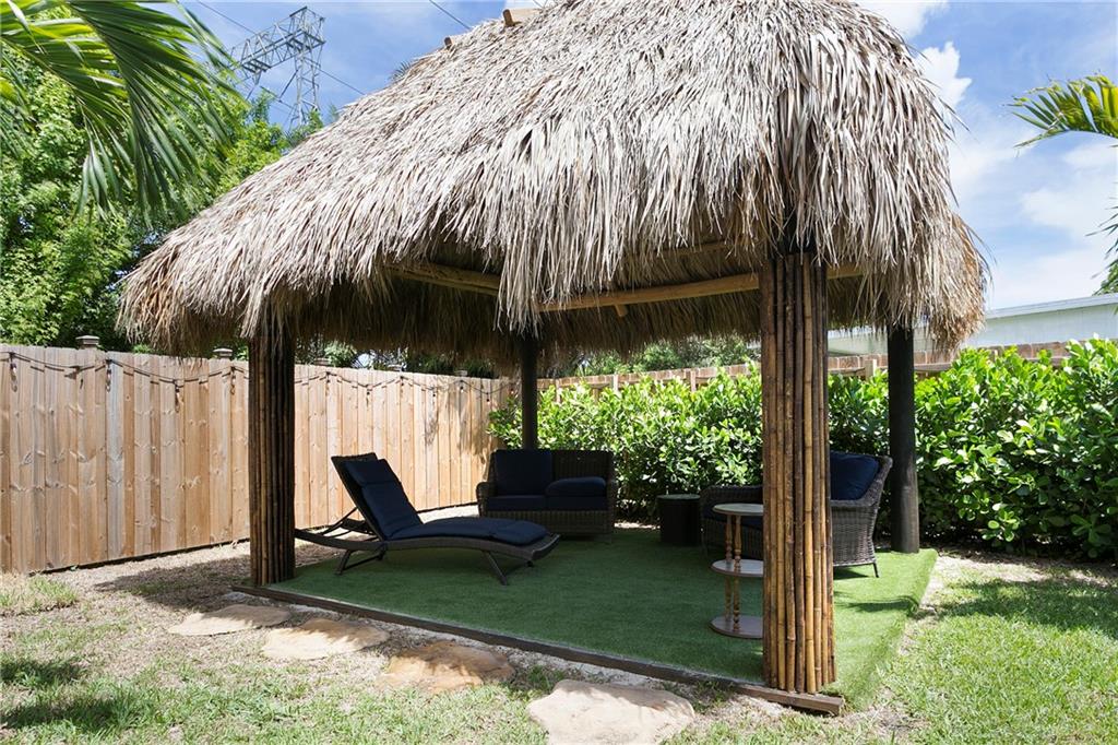 Ravenswood Estates & Mari - Residential