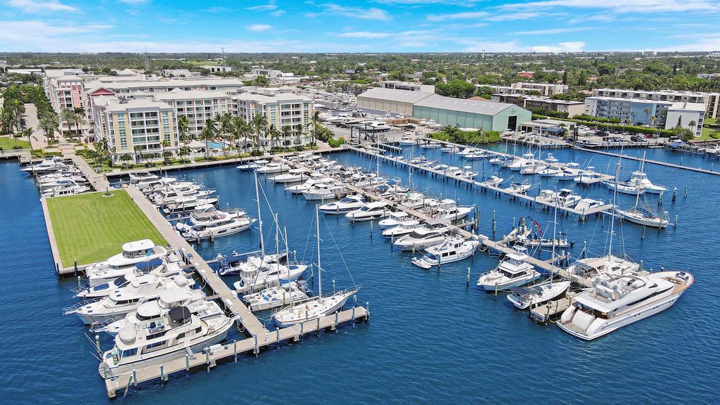 Photo of 806 E Windward Way #508, Lantana, FL 33462 (MLS # R11073739)