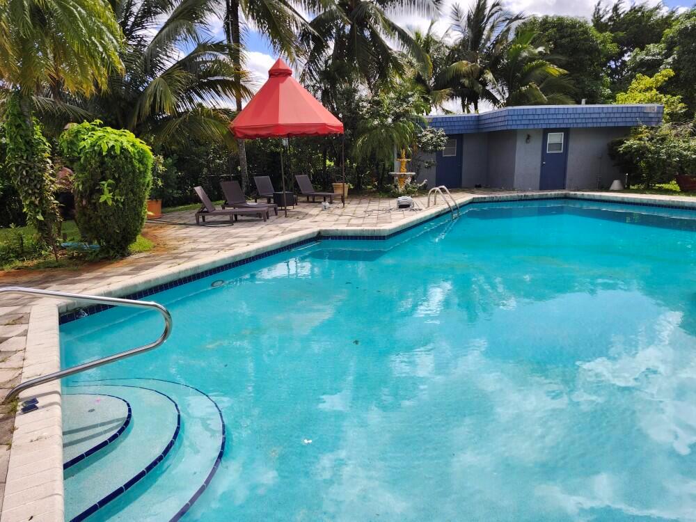 View photos, virtual tours, details... 5104 White Oak Lane E