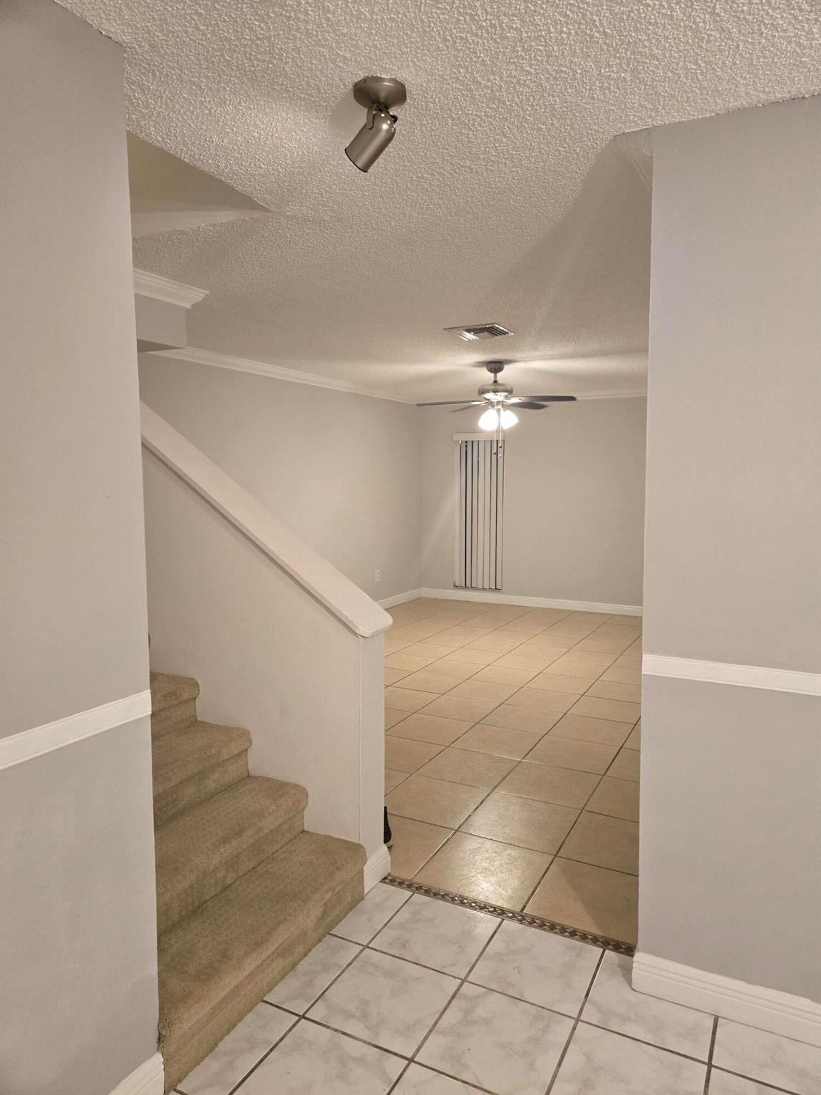 FOXWOOD ESTATES 1 OF LAKE - Residential Lease