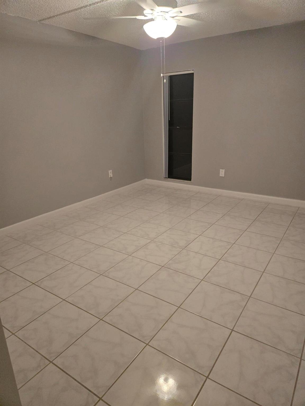 FOXWOOD ESTATES 1 OF LAKE - Residential Lease