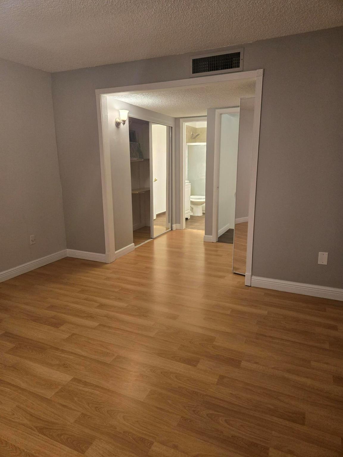 FOXWOOD ESTATES 1 OF LAKE - Residential Lease