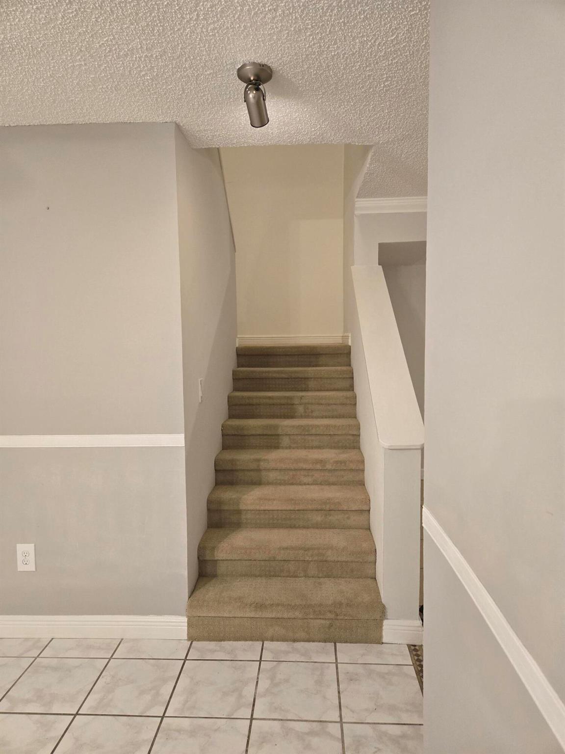 FOXWOOD ESTATES 1 OF LAKE - Residential Lease