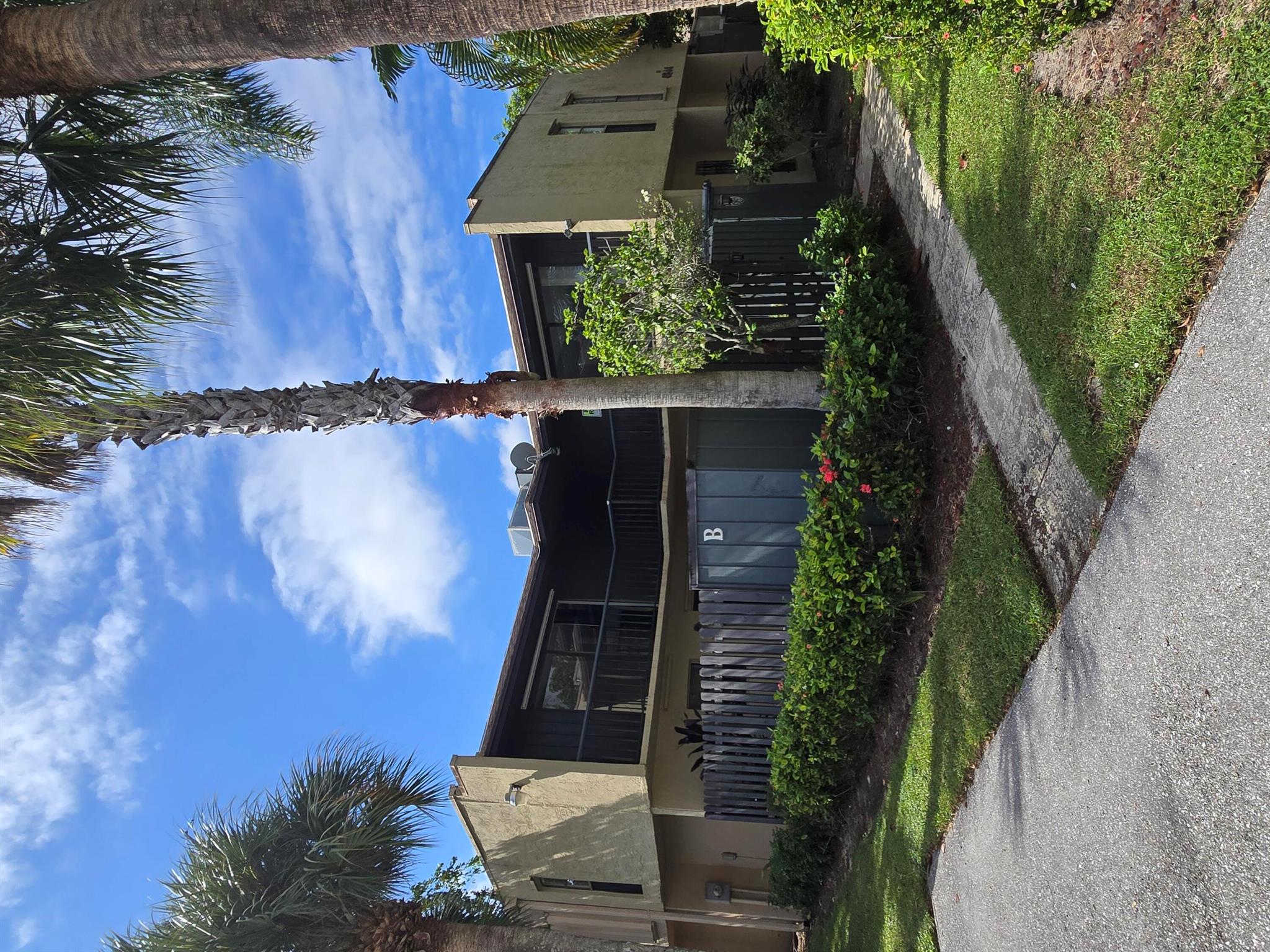 FOXWOOD ESTATES 1 OF LAKE - Residential Lease