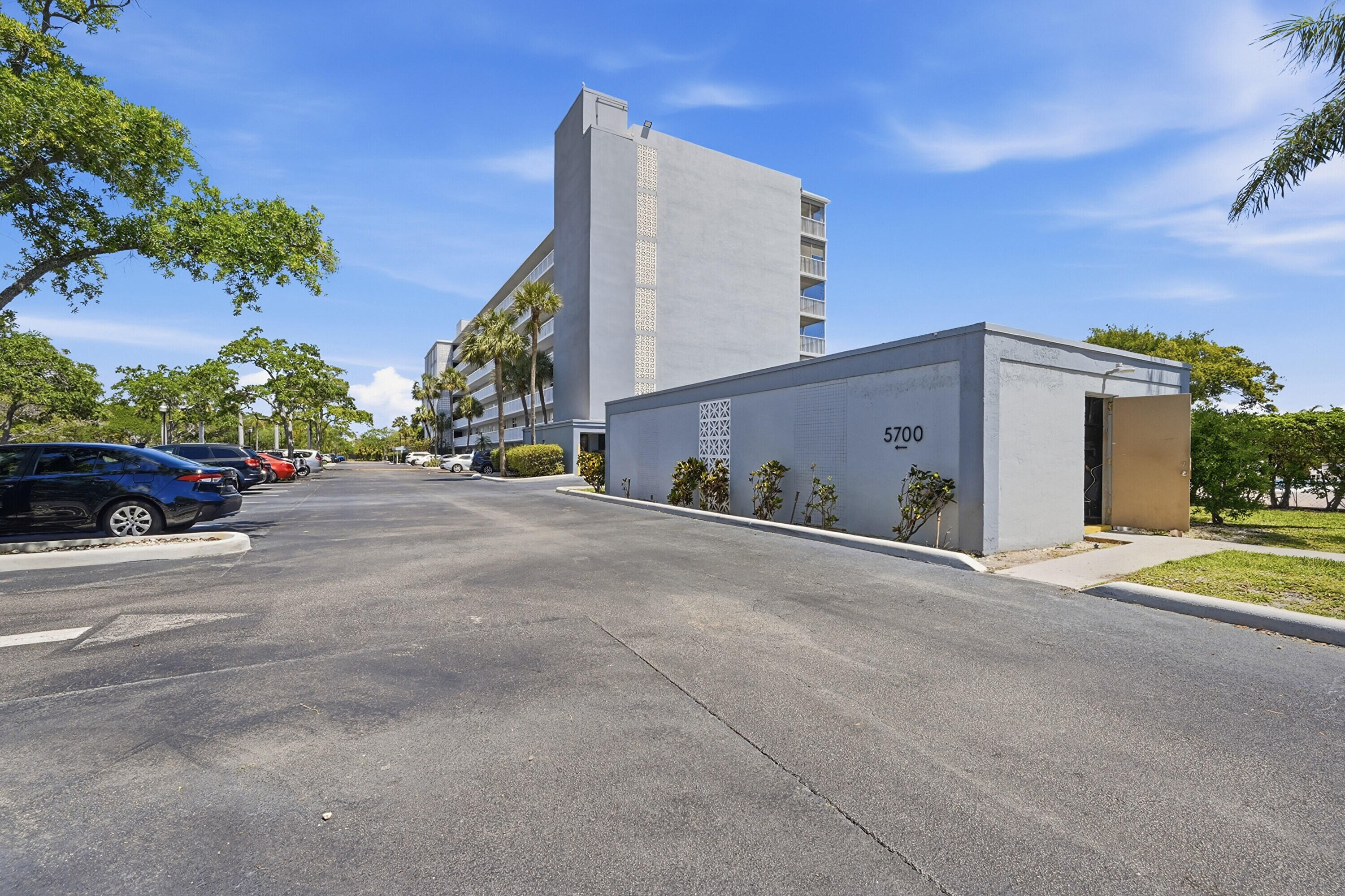 BOCA TEECA CONDO 3 - Residential