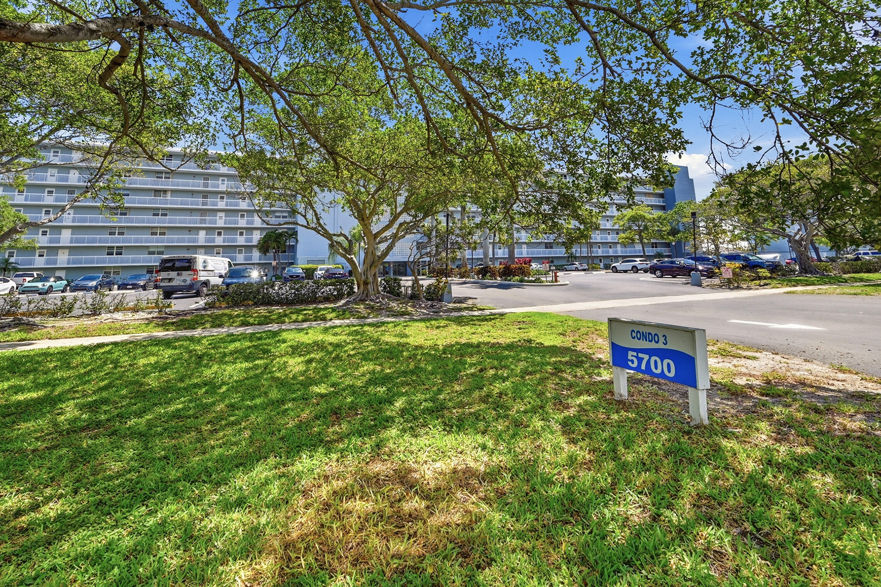 BOCA TEECA CONDO 3 - Residential