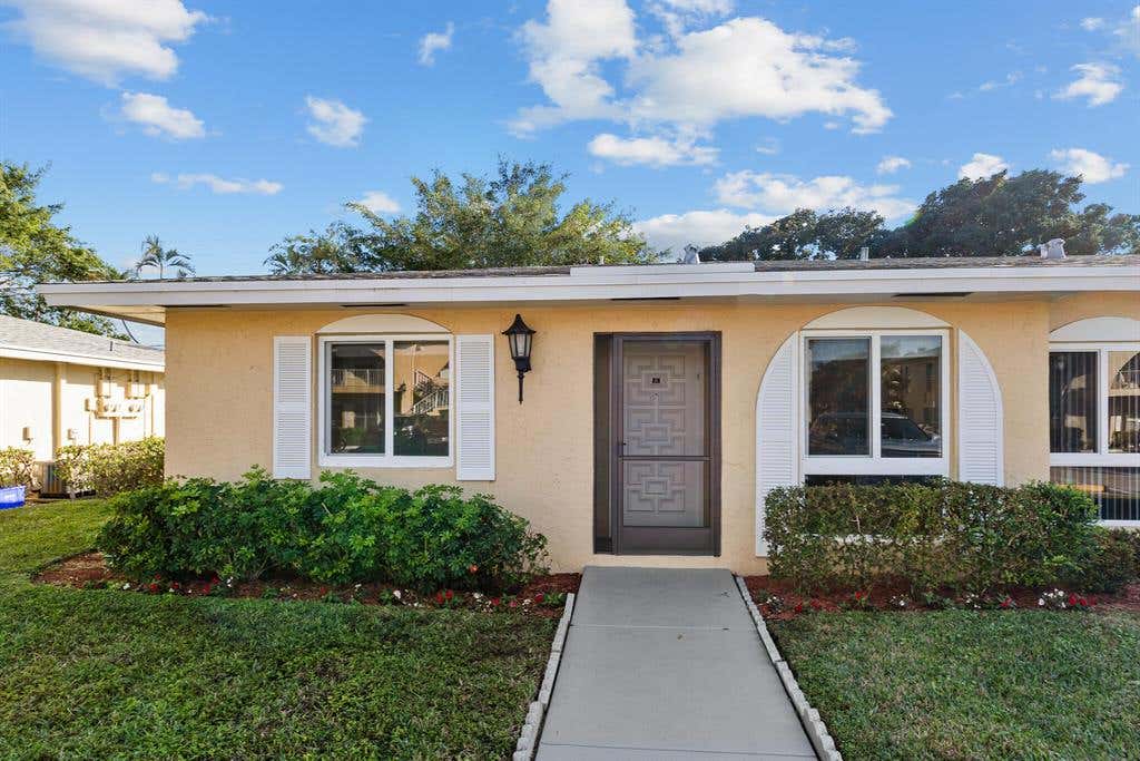 Photo of 13984 Via Flora #A, Delray Beach, FL 33484 (MLS # R10770262)