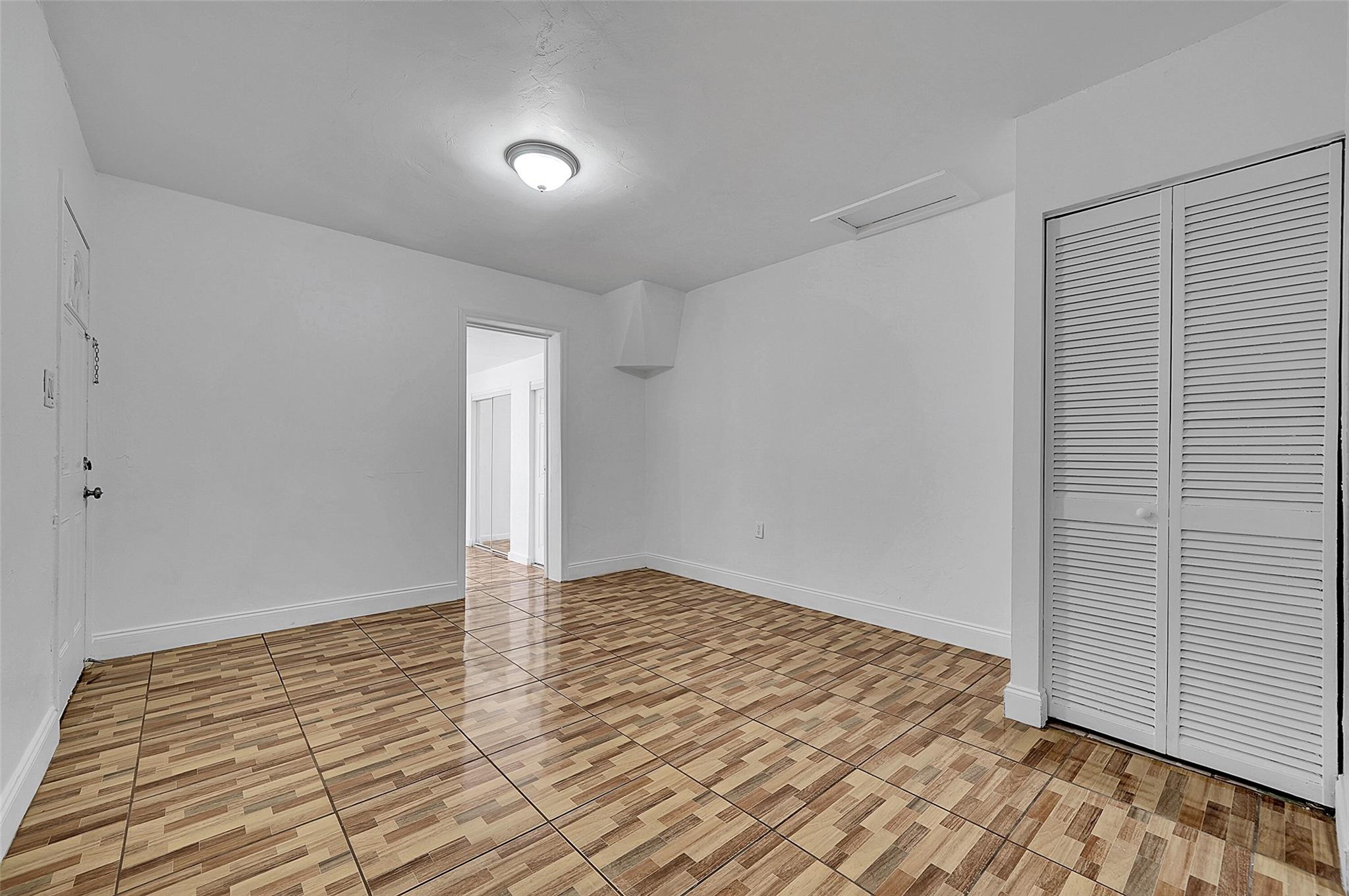 ARCH CREEKS ESTATES - Residential Lease