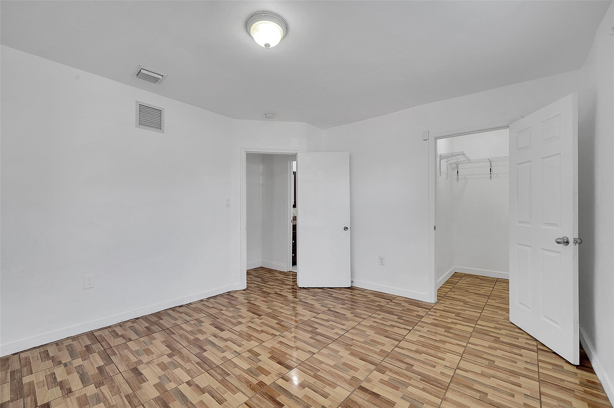 ARCH CREEKS ESTATES - Residential Lease