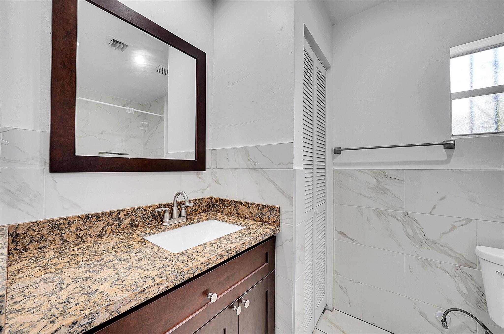 ARCH CREEKS ESTATES - Residential Lease