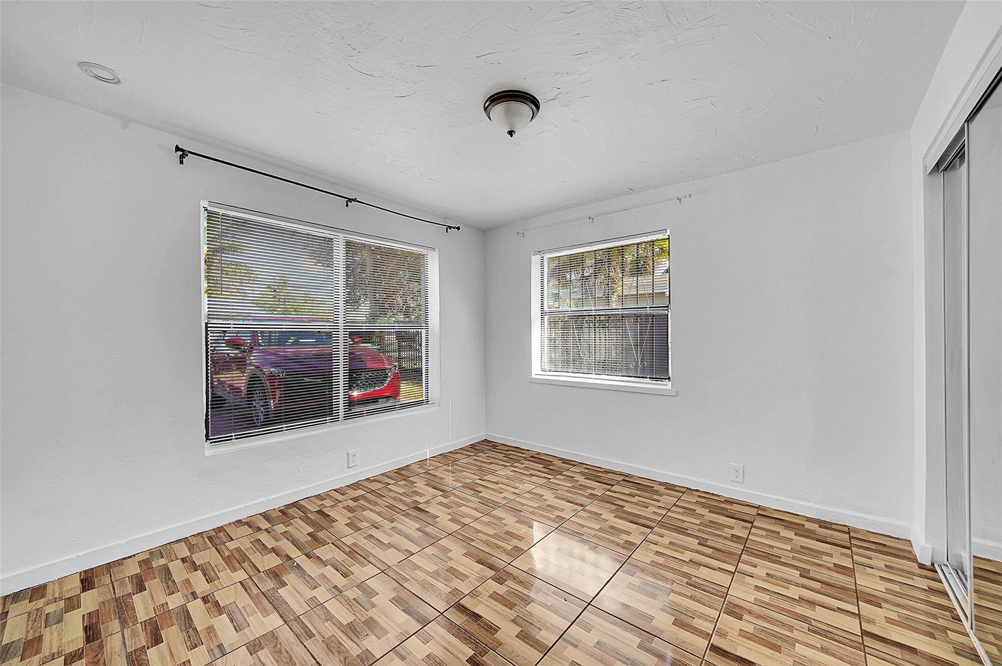 ARCH CREEKS ESTATES - Residential Lease