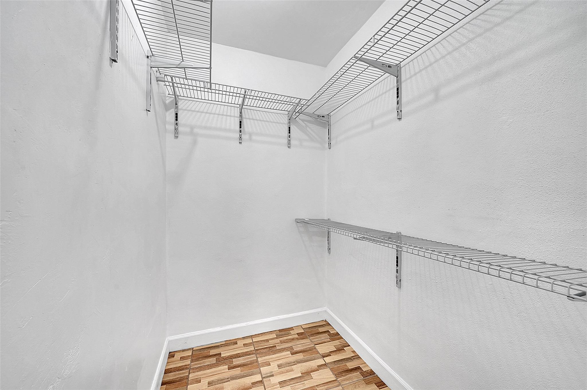 ARCH CREEKS ESTATES - Residential Lease