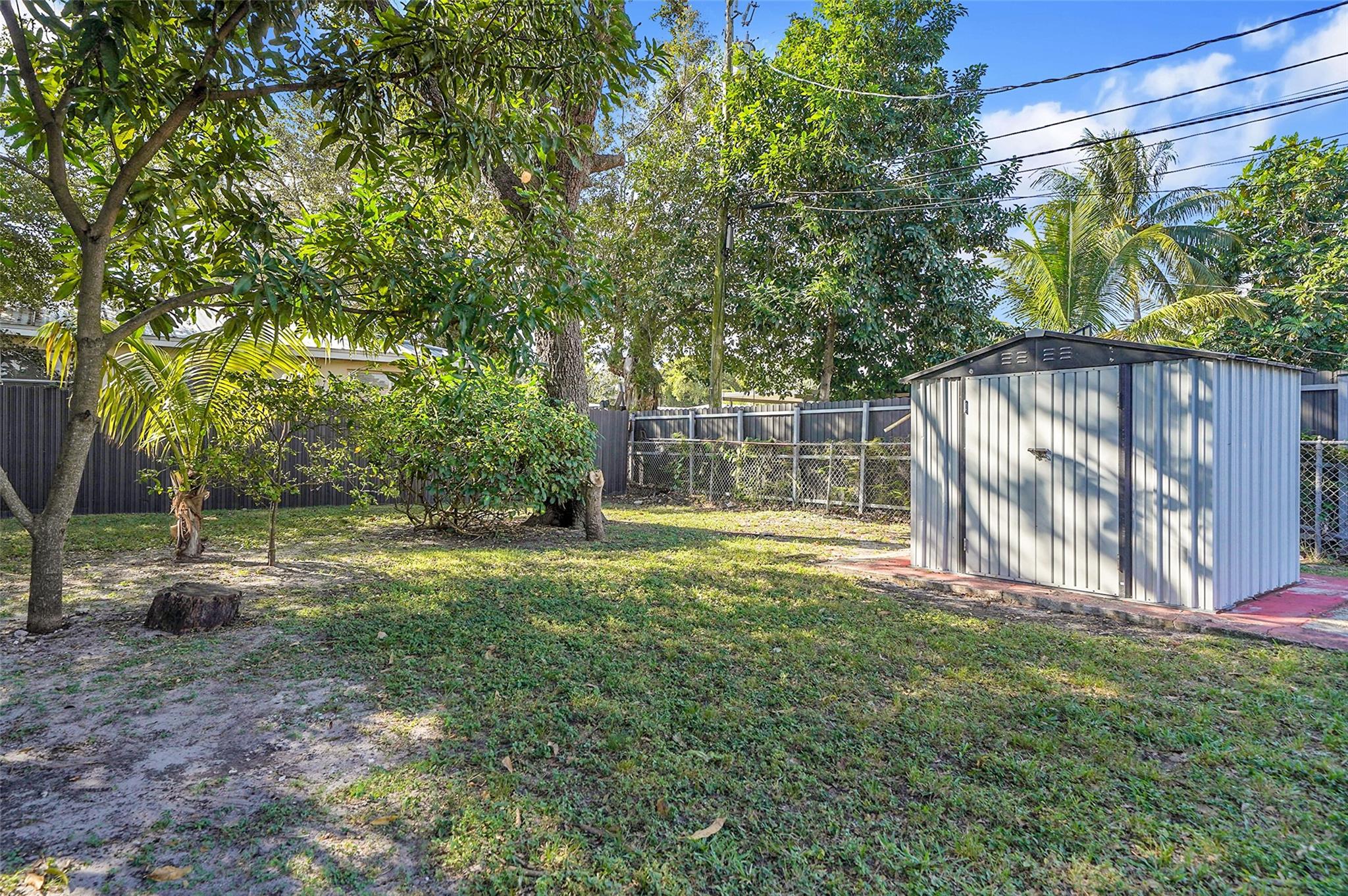 ARCH CREEKS ESTATES - Residential Lease