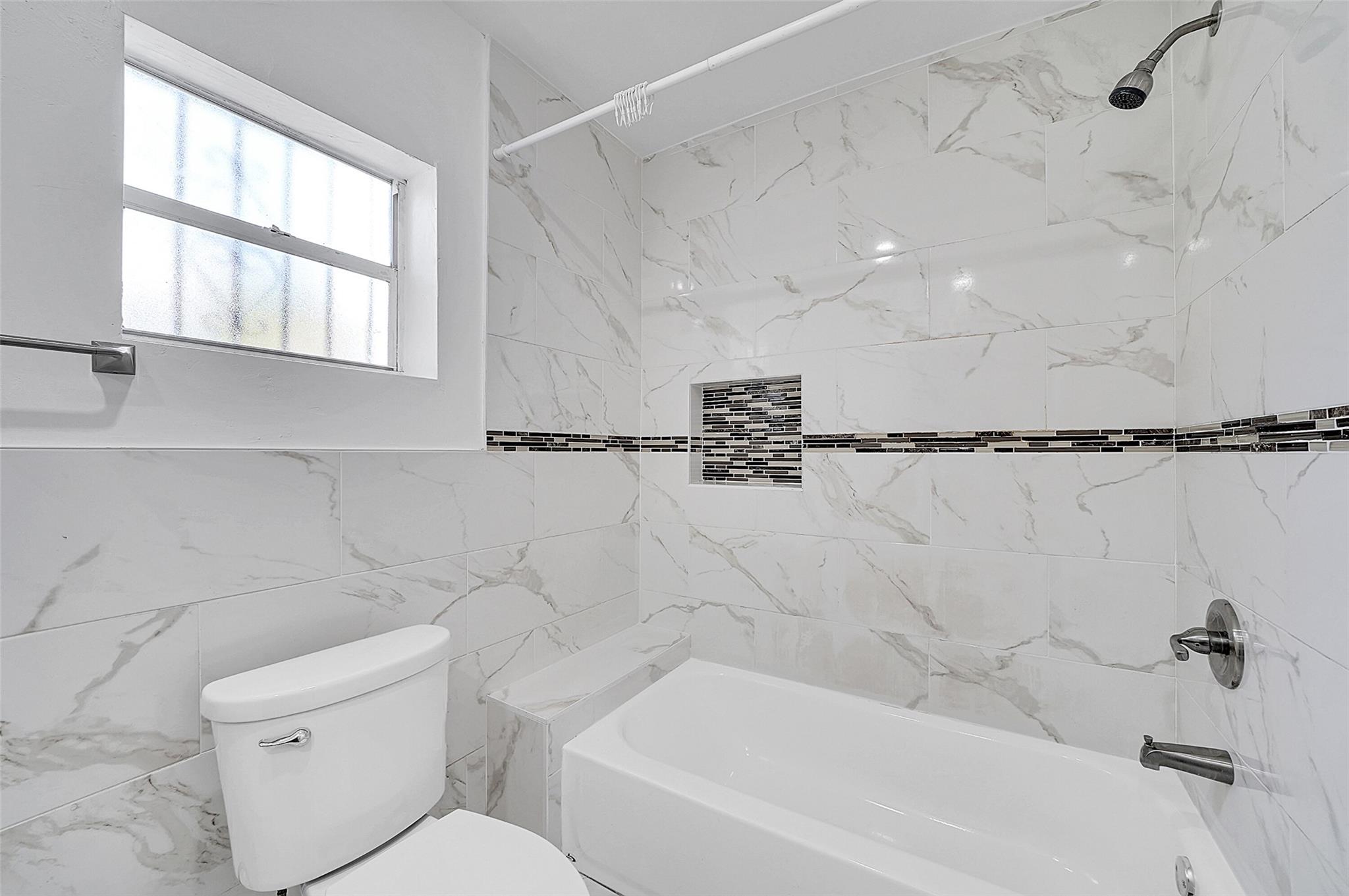 ARCH CREEKS ESTATES - Residential Lease