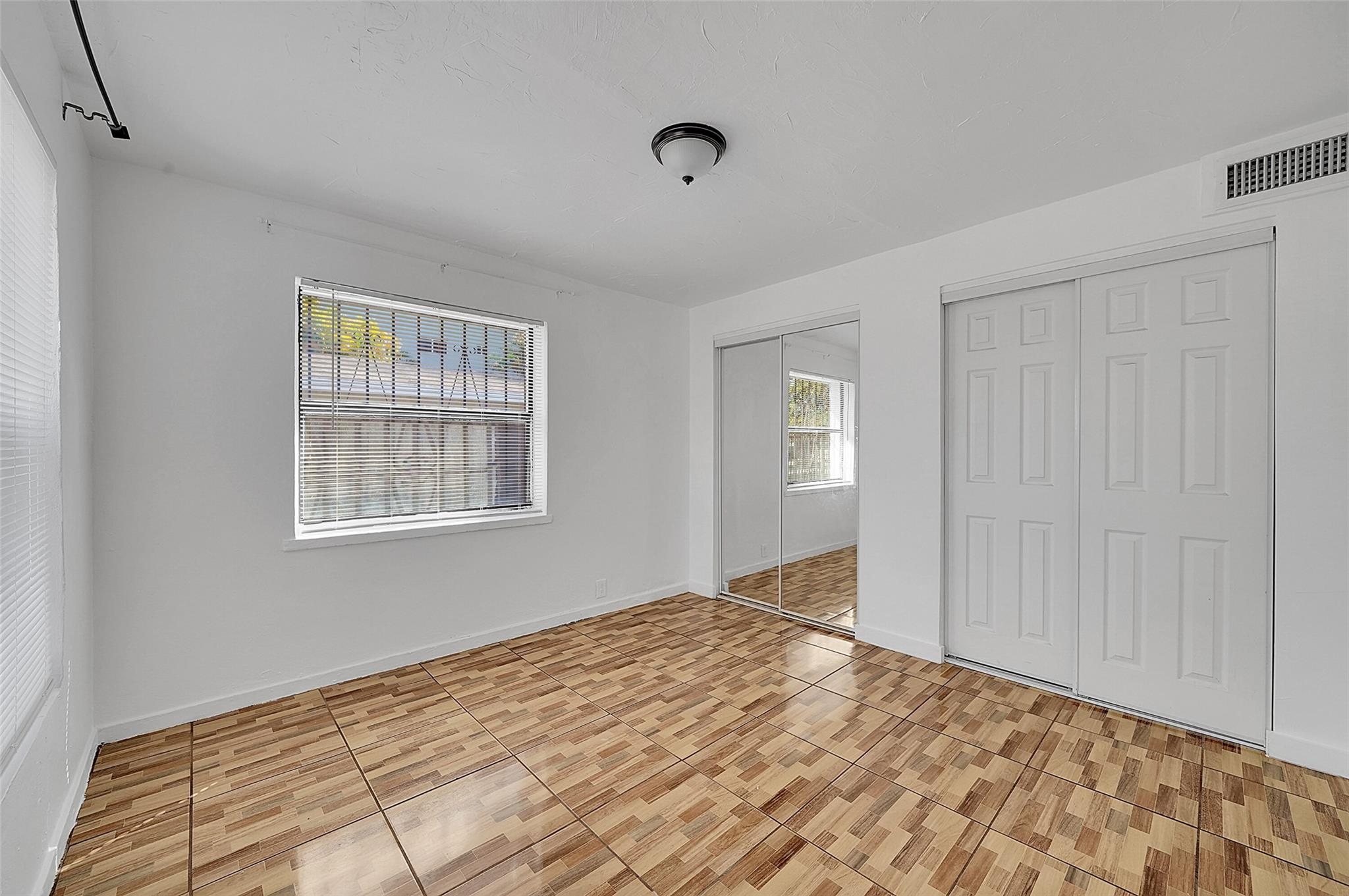 ARCH CREEKS ESTATES - Residential Lease