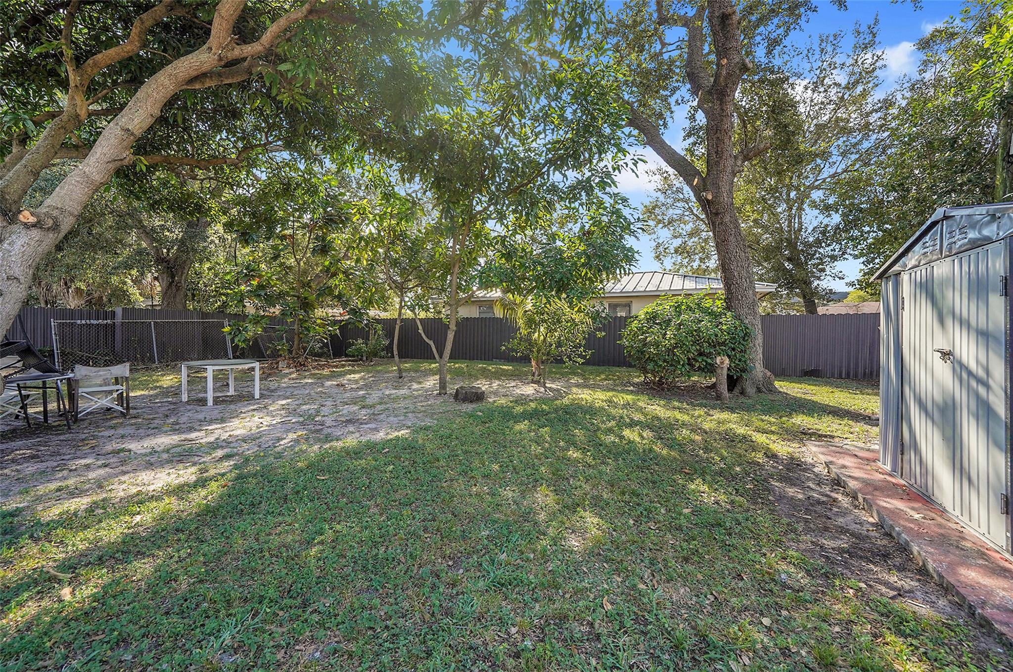 ARCH CREEKS ESTATES - Residential Lease