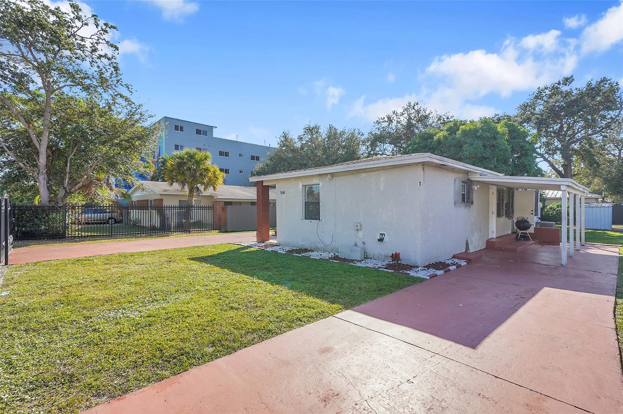 ARCH CREEKS ESTATES - Residential Lease