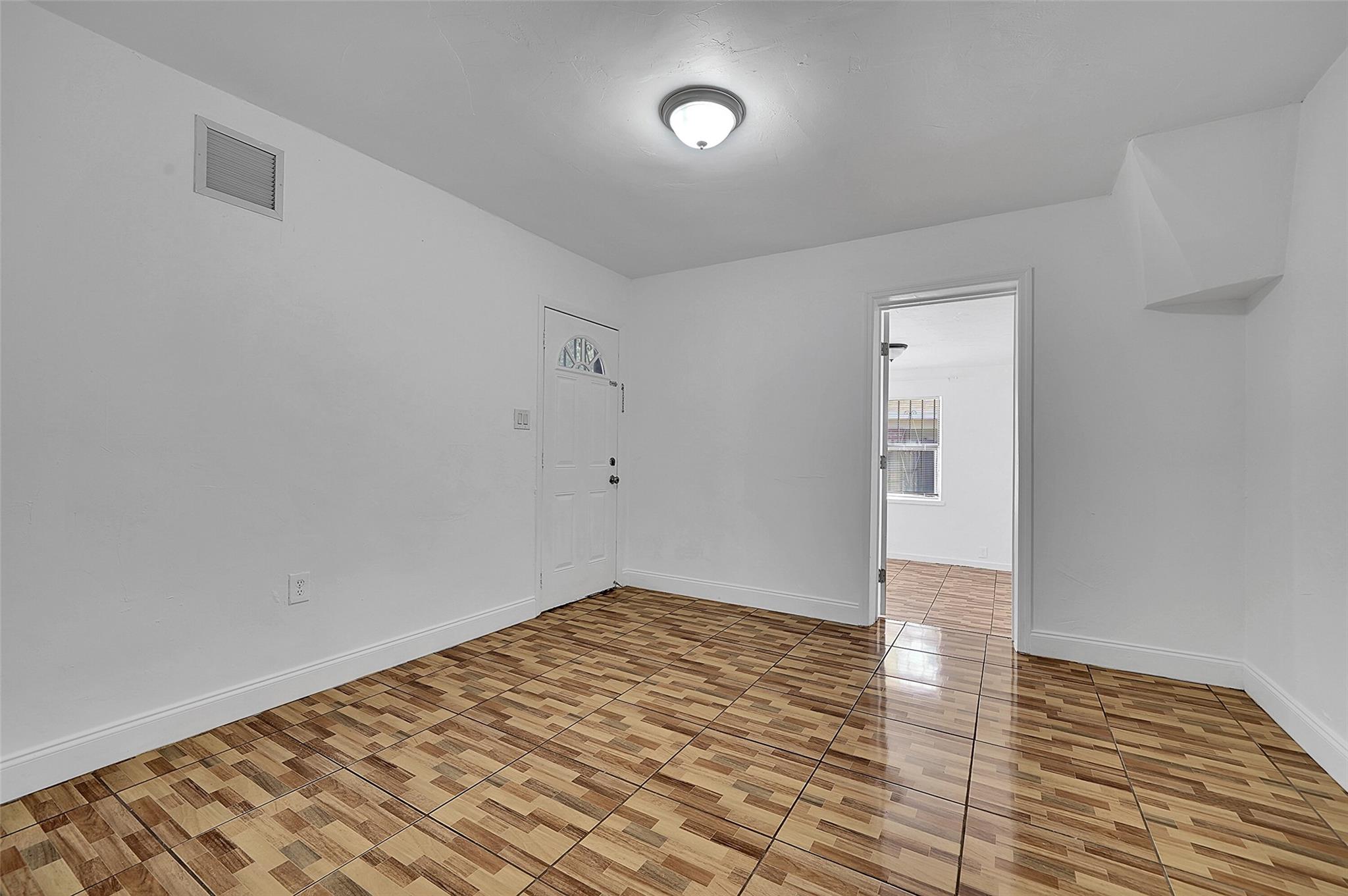 ARCH CREEKS ESTATES - Residential Lease