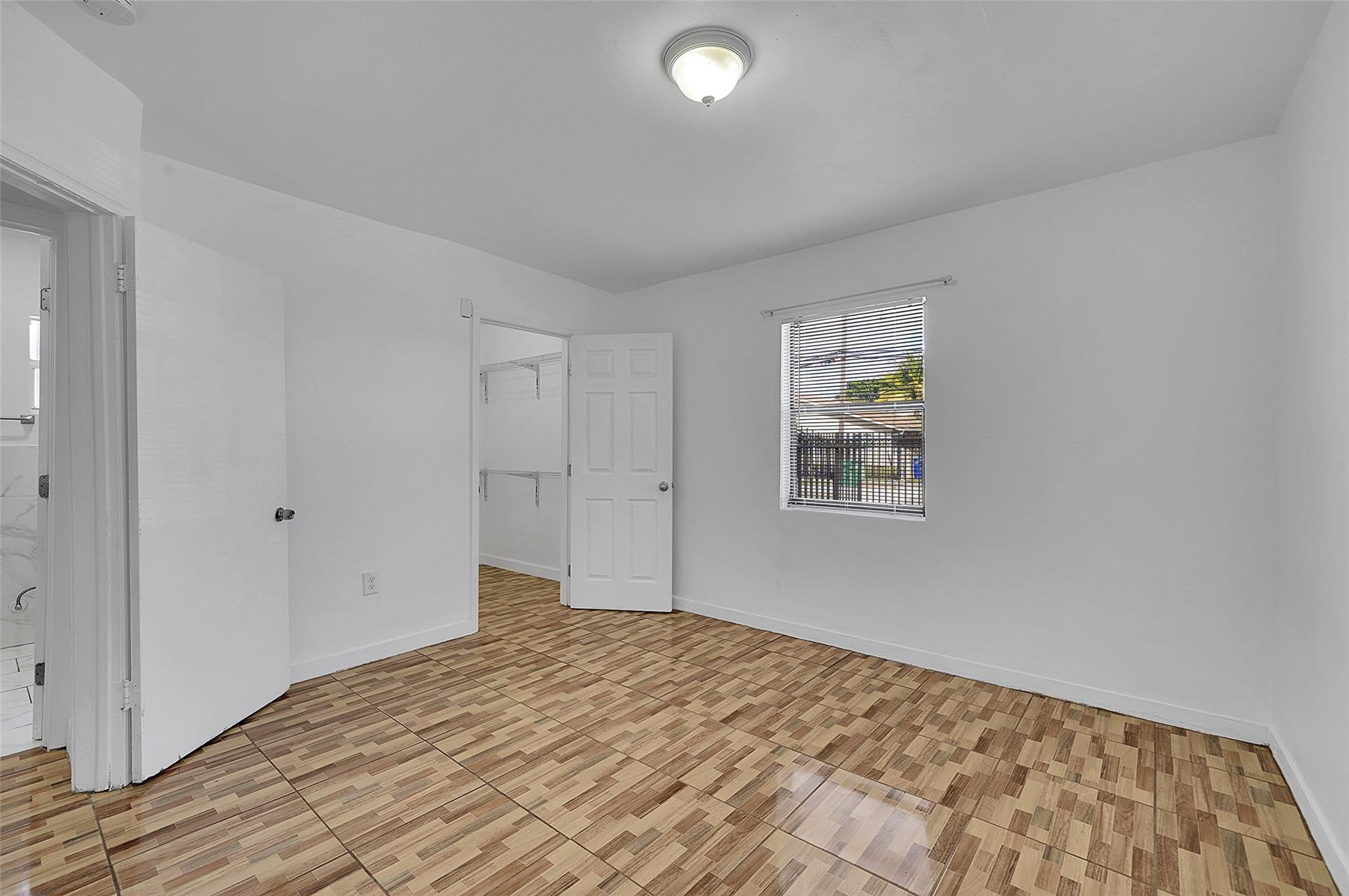 ARCH CREEKS ESTATES - Residential Lease